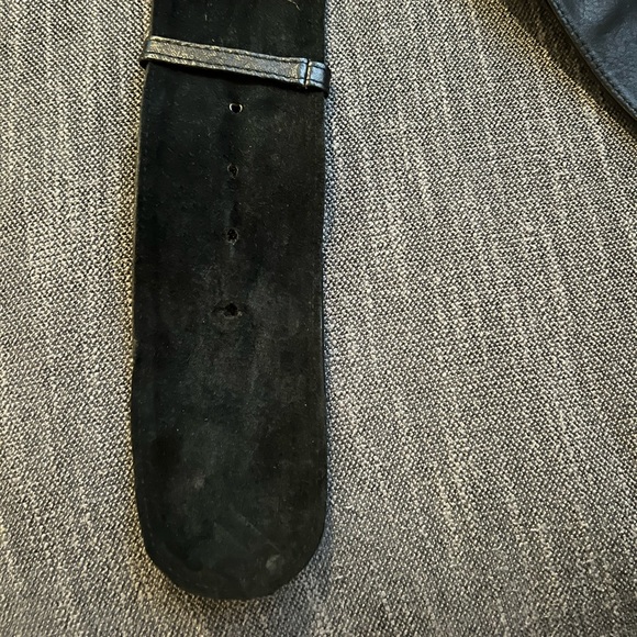 🪩🕺🏻Chic 100% leather round gold buckle belt 💃 - Picture 3 of 7